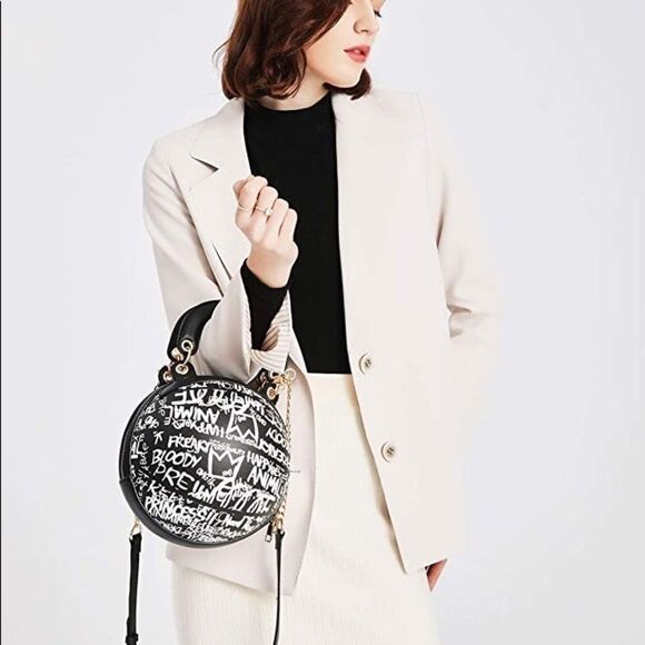 Graffiti Basketball Shape Clutch Model 1 - Picture 2 of 14